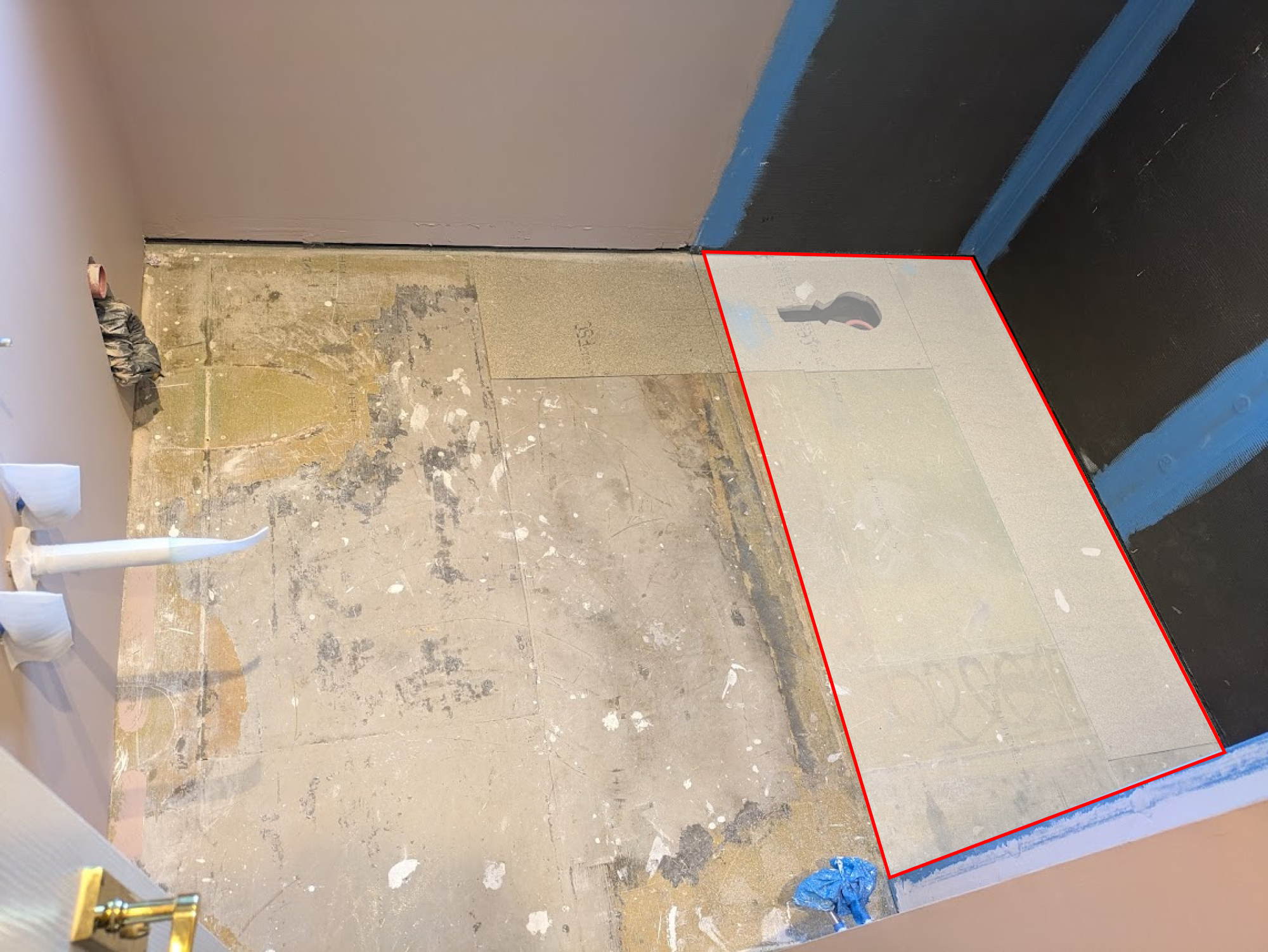Levelling and tiling en-suite floor with Mapei Ultraplan Renovation - Tilers Forums